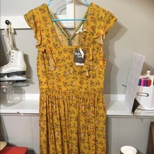 Gorgeous floral dress NWT
